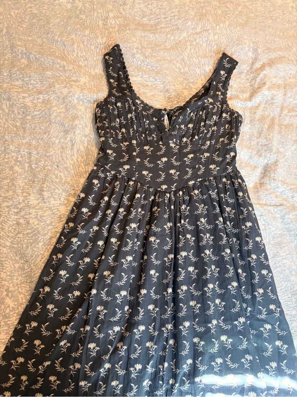American Eagle Outfitters Black Floral Midi with Tie Front - Picture 3 of 4